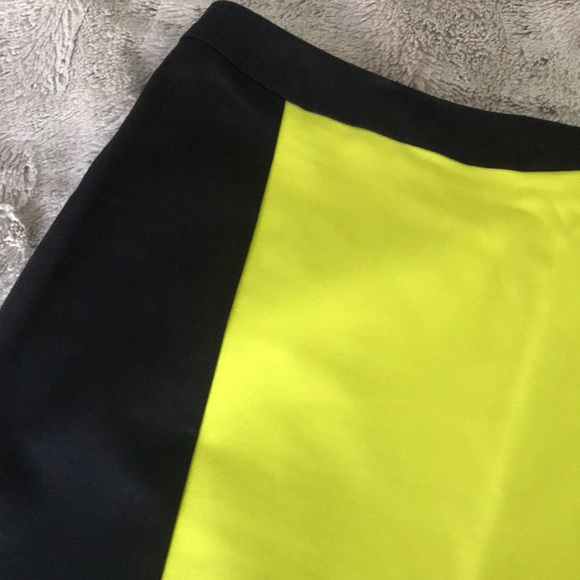 Bright yellow & black pencil skirt 14 color block back zip & darts mid rise 🐝 - Picture 2 of 8